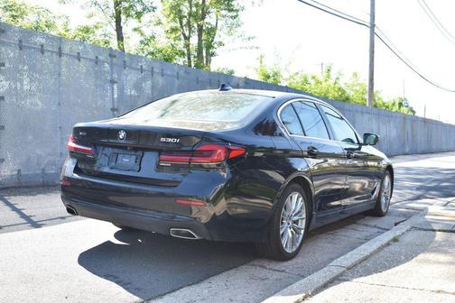 Black Sapphire Metallic 2021 BMW 530 xDrive