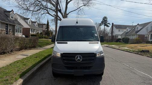 Arctic White 2024 Mercedes-Benz eSprinter 2500 Cargo 170 WB