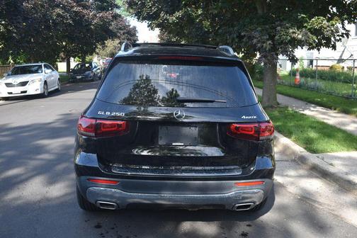 Night Black 2021 Mercedes-Benz GLB 250 4MATIC