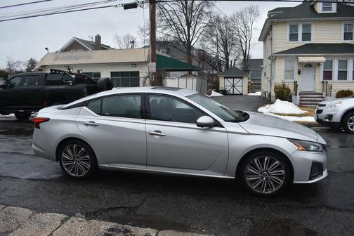2023 Nissan Altima 2.5 SL