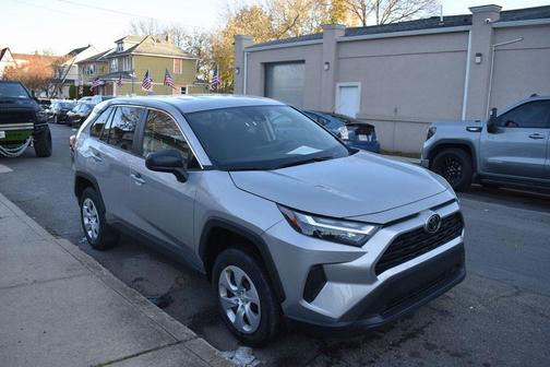 2025 Toyota RAV4 LE