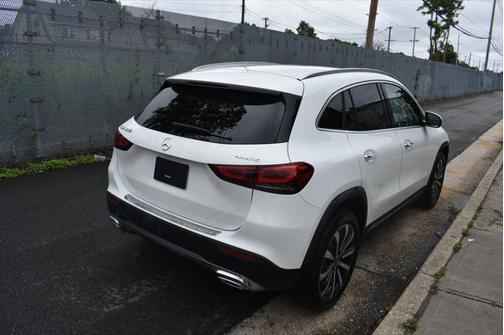 2021 Mercedes-Benz GLA 250 Base 4MATIC
