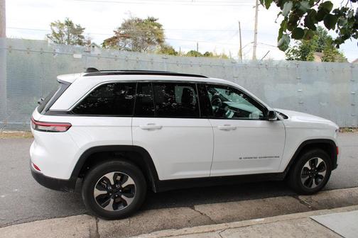 Bright White Clearcoat 2024 Jeep Grand Cherokee 4xe Base