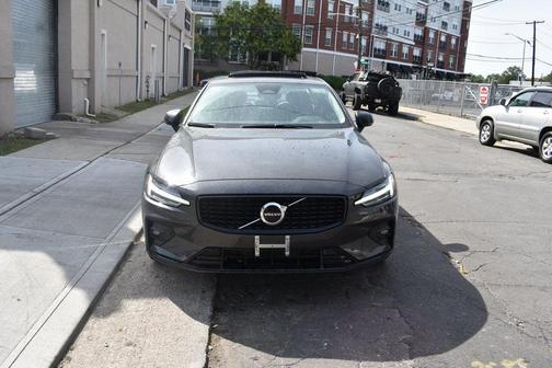 2025 Volvo S60 B5 Core