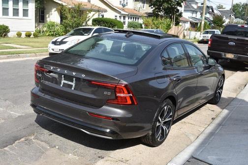 2025 Volvo S60 B5 Core