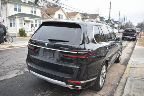 2025 BMW X7 xDrive40i