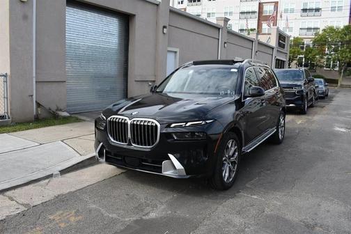 2025 BMW X7 xDrive40i