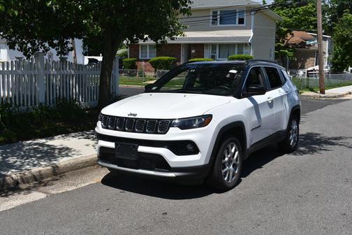 Bright White Clearcoat 2025 Jeep Compass Limited