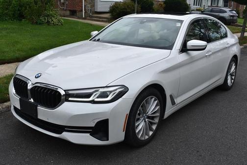 Alpine White 2024 BMW 530 530i