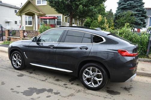 2024 BMW X4 xDrive30i