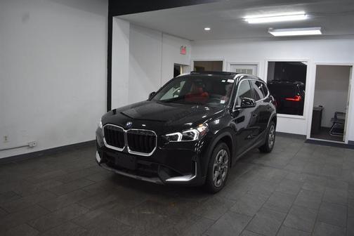 Black Sapphire Metallic 2025 BMW X1 xDrive28i