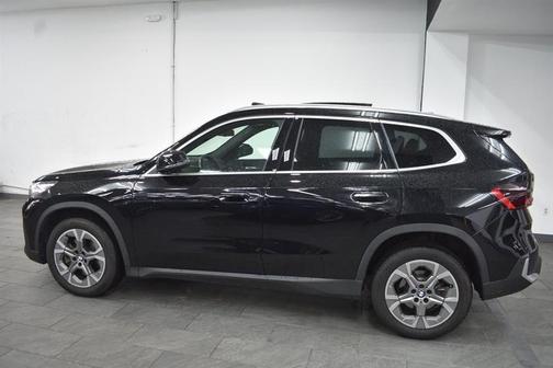 Black Sapphire Metallic 2025 BMW X1 xDrive28i