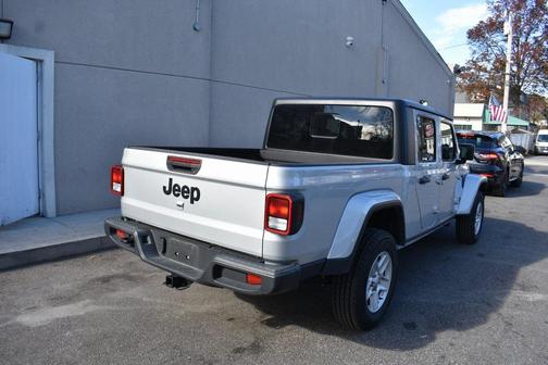 2023 Jeep Gladiator Sport S