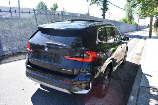 Black Sapphire Metallic 2025 BMW X1 xDrive28i