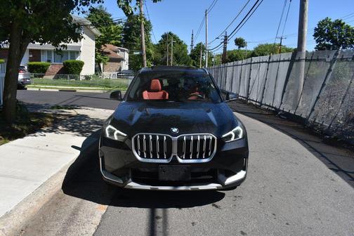 Black Sapphire Metallic 2025 BMW X1 xDrive28i