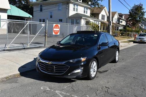 Mosaic Black Metallic 2024 Chevrolet Malibu FWD 1LT