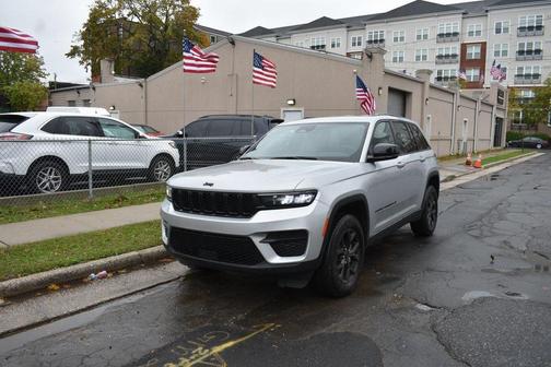 2024 Jeep Grand Cherokee Altitude