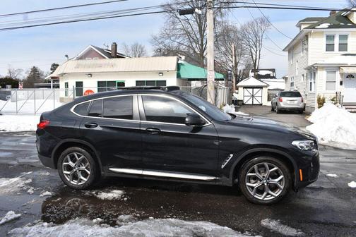 2023 BMW X4 xDrive30i