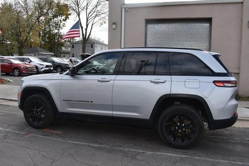 Silver Zynith 2025 Jeep Grand Cherokee Altitude