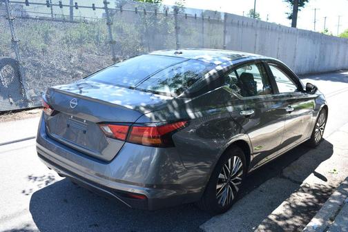 Gun Metallic 2025 Nissan Altima 2.5 SV
