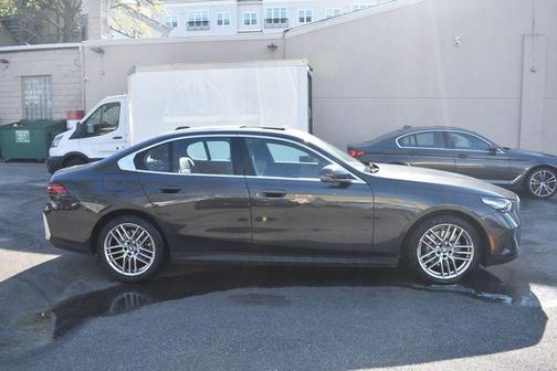 Dark Graphite Metallic 2025 BMW 530 530i