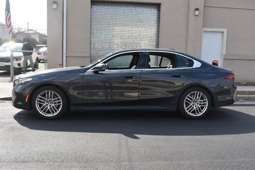 Dark Graphite Metallic 2025 BMW 530 530i