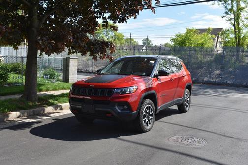 Red Hot Pearlcoat 2025 Jeep Compass Trailhawk