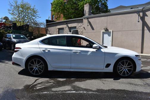 Alta White 2025 Genesis G70 2.5T RWD