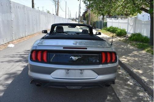 2022 Ford Mustang EcoBoost Premium