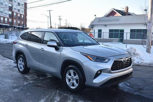 2024 Toyota Highlander LE