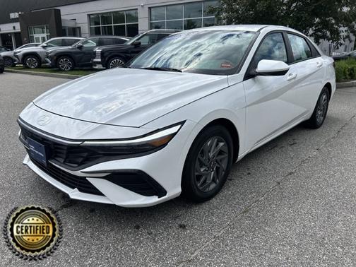 White 2024 Hyundai ELANTRA SEL