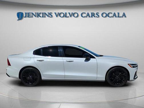2024 Volvo S60 B5 Plus Black Edition
