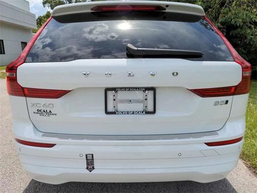 2022 Volvo XC60 B5 Momentum