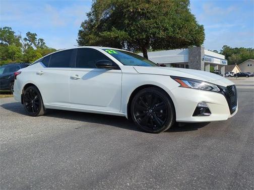 2022 Nissan Altima 2.5 SR