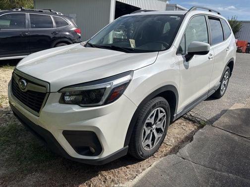 Crystal White Pearl 2021 Subaru Forester Premium