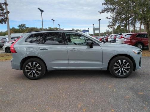 2025 Volvo XC60 B5 Plus