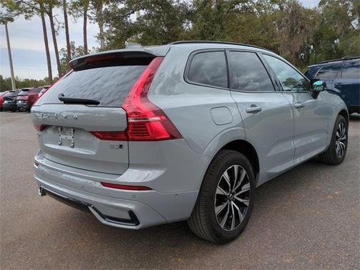 2025 Volvo XC60 B5 Plus