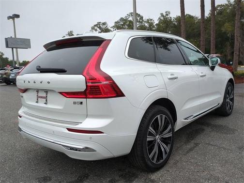 2022 Volvo XC60 B5 Inscription