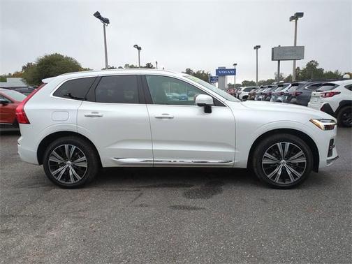 2022 Volvo XC60 B5 Inscription