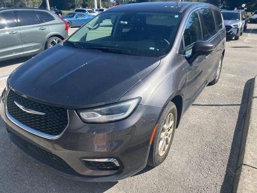 2023 Chrysler Pacifica Touring-L