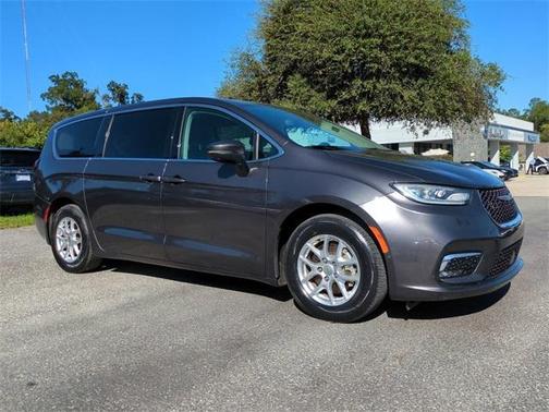 2023 Chrysler Pacifica Touring-L