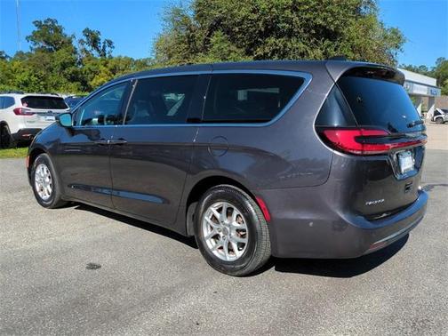2023 Chrysler Pacifica Touring-L
