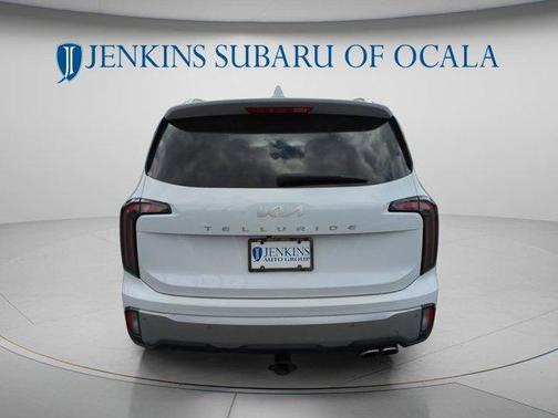 Glacial White Pearl 2024 Kia Telluride SX