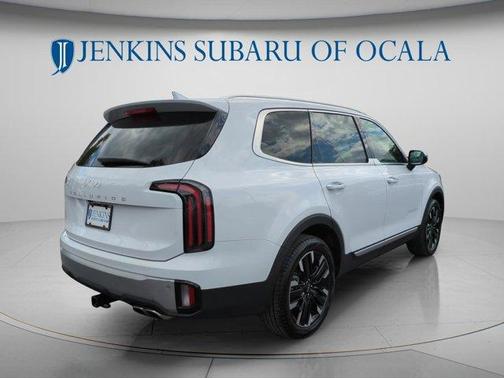 Glacial White Pearl 2024 Kia Telluride SX