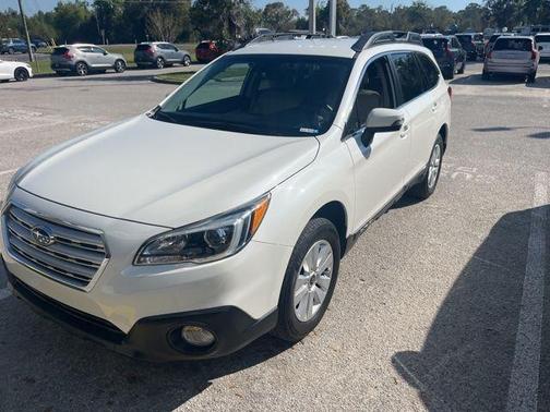 White 2017 Subaru Outback 2.5i Premium