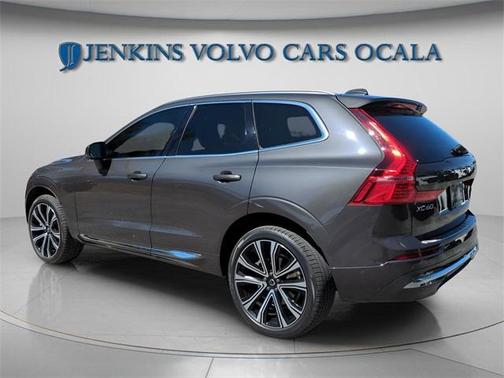 2023 Volvo XC60 B5 Ultimate Bright Theme