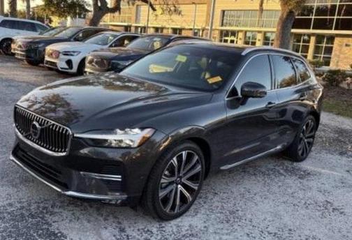 2023 Volvo XC60 B5 Ultimate Bright Theme