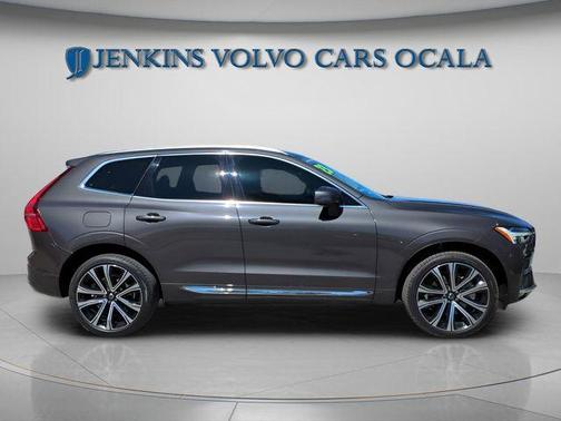 2023 Volvo XC60 B5 Ultimate Bright Theme