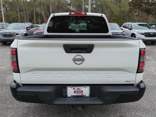 2022 Nissan Frontier S