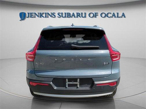 2023 Volvo XC40 B5 Plus Bright Theme